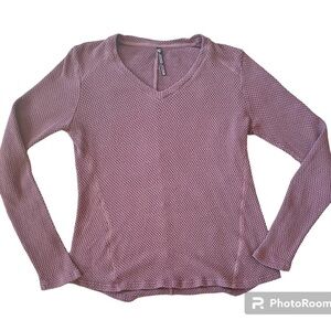 Kuhl women’s purple V-neck long sleeve stretchy waffle knit top size XS